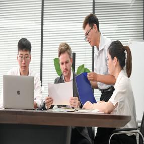 Erős K + F csapatunk van, és képesek vagyunk a termékek kifejlesztésére és gyártására a.... szerint.